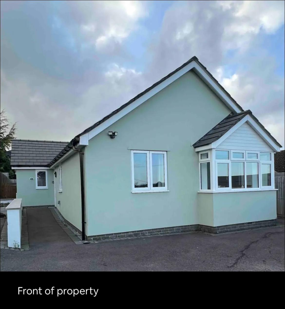 Green 3 Bed Bungalow With En-Suite And Parking Felton  Exterior photo